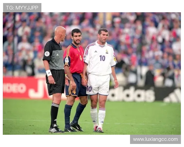 齐内丁齐达内的传奇人生与绿茵智慧如何铸就法国足球的辉煌篇章 齐内丁齐达内的传奇人生与绿茵智慧如何铸就法国足球的辉煌篇章