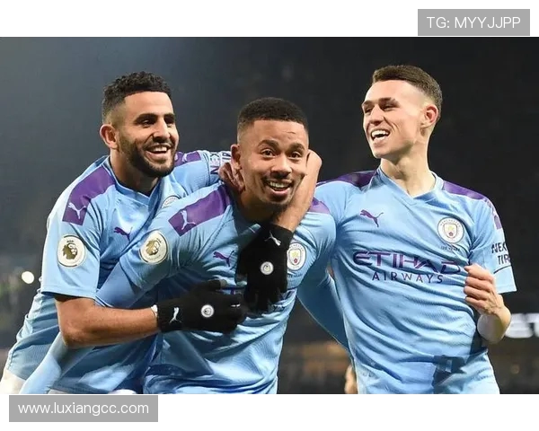 曼城迎战利物浦：顶级对决再度上演，谁能笑到最后？